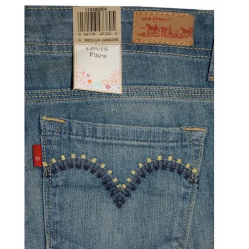 Levi’s vintage flare jeans light blue denim medium juniors Y2K bell bottoms